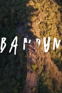 Menjelajahi Keajaiban Alam Bandung: Dari Lanskap Vulkanik hingga Air Terjun Megah